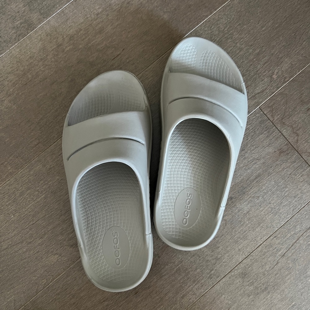 OOFOS Women's slide Sandals nomad
